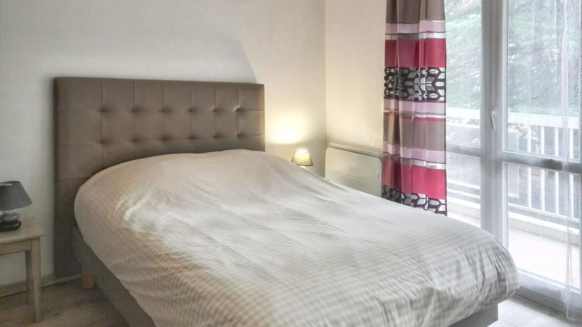아파트 Appartement Charmant A Chambery De 35 M² + Balcon Privatif